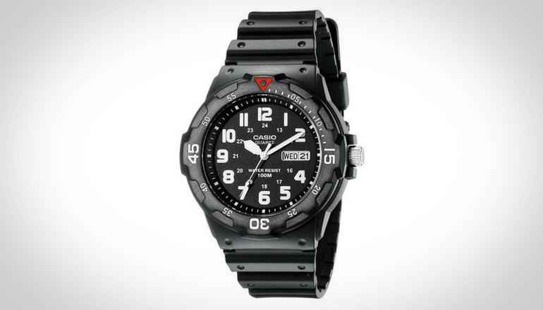 Casio Men Sport Analog Dive Watch