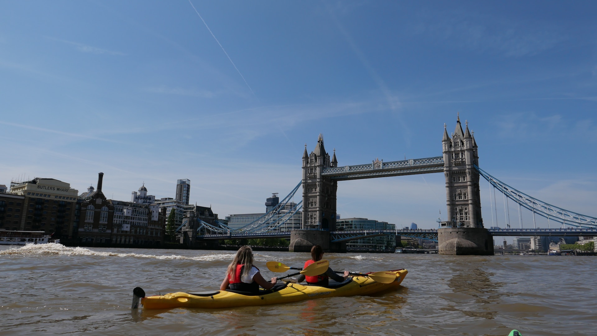 kayaking in river thames london